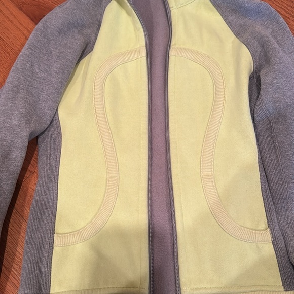 Jacket - Picture 3 of 4